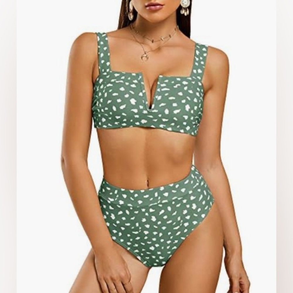 High-Waist V-Notch Bikini Set in Green Spot